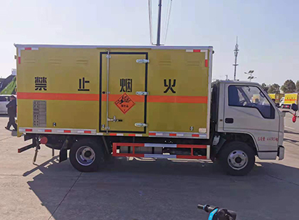 成安爆破器材运输车技术升级与安全合规新趋势